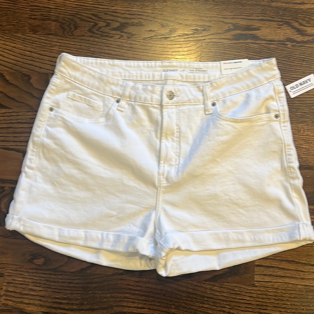 Old Navy White Jean Shorts NWT Size 14 802435-00-1